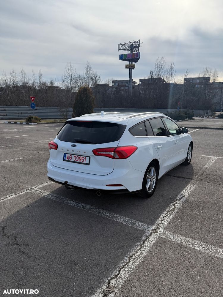 Ford Focus 1.0 EcoBoost Trend - 9