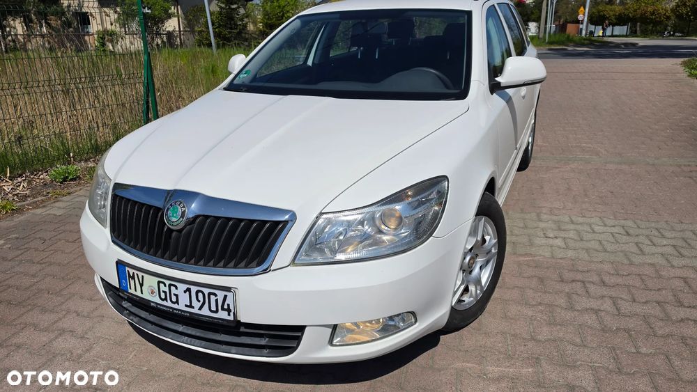 Skoda Octavia 1.6 Combi Ambiente - 32