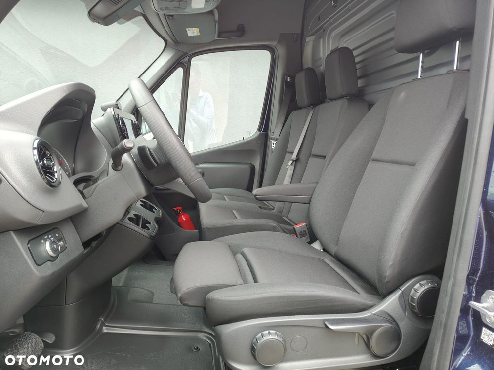 Mercedes-Benz Sprinter - 9