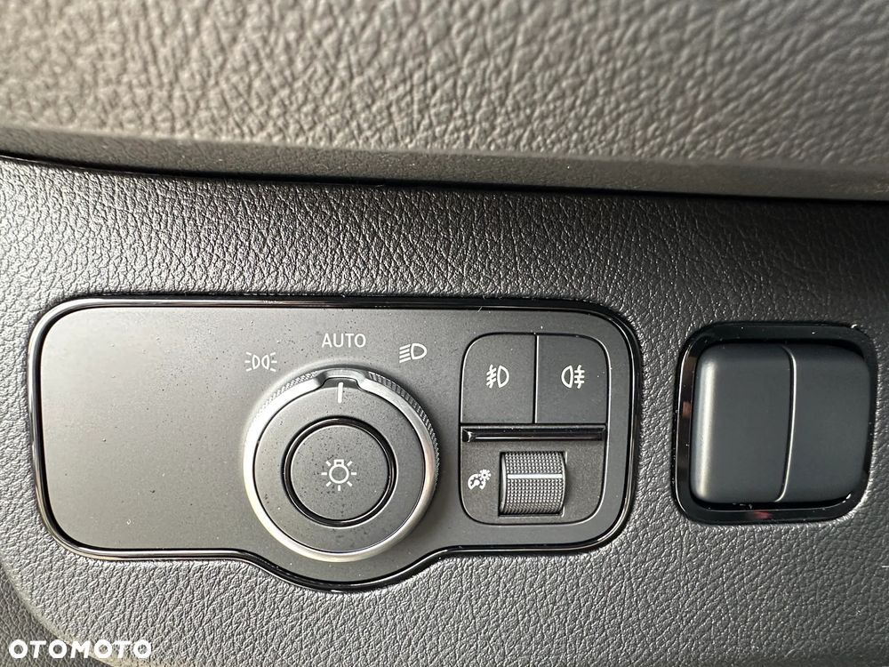 Mercedes-Benz Sprinter - 11