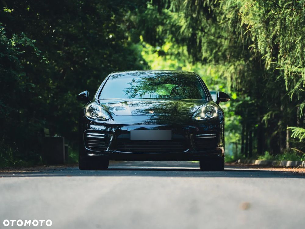 Porsche Panamera GTS - 4