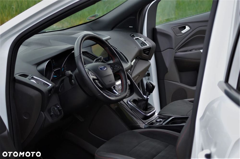 Ford Kuga - 28