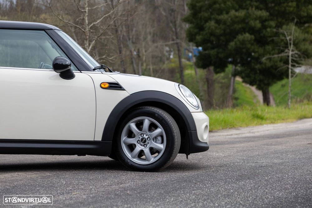 MINI 3 Portas One D - 13