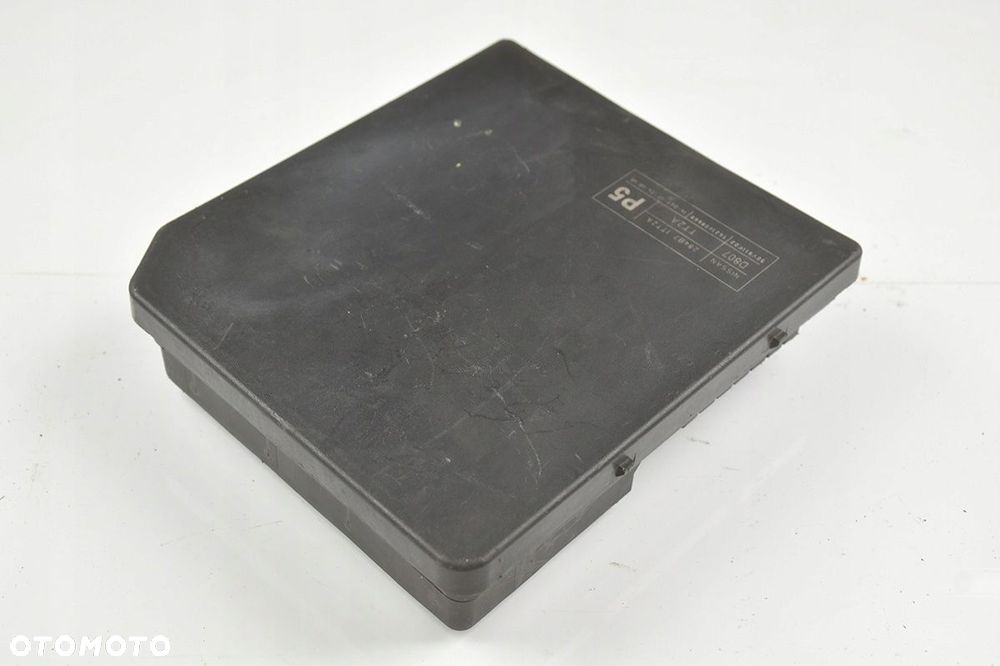 skrzynka bezpieczników moduł bsi nissan juke 1.6 284b7-1tt2a - 2