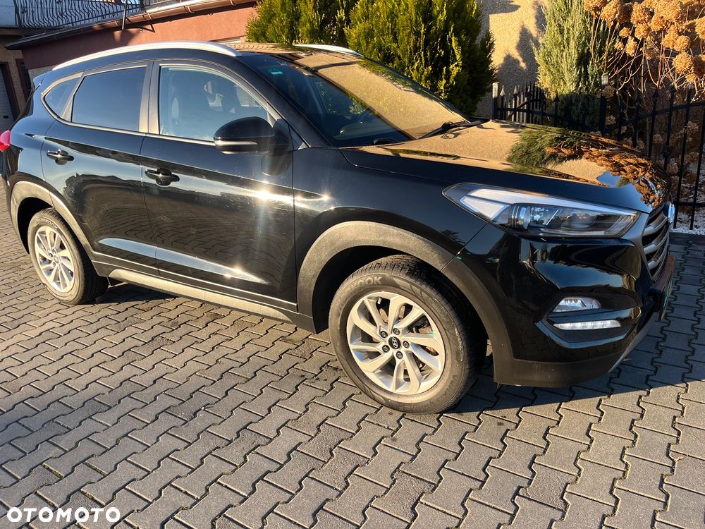 Hyundai Tucson blue 1.7 CRDi 2WD Intro Edition - 16