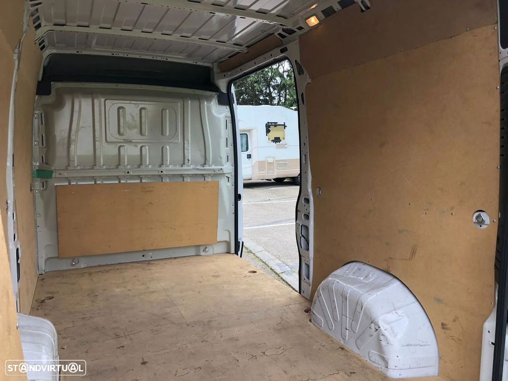 Peugeot Boxer 2.2 BlueHDi L2H2 Premium 140cv IVA / GARANTIA MARCA - 11