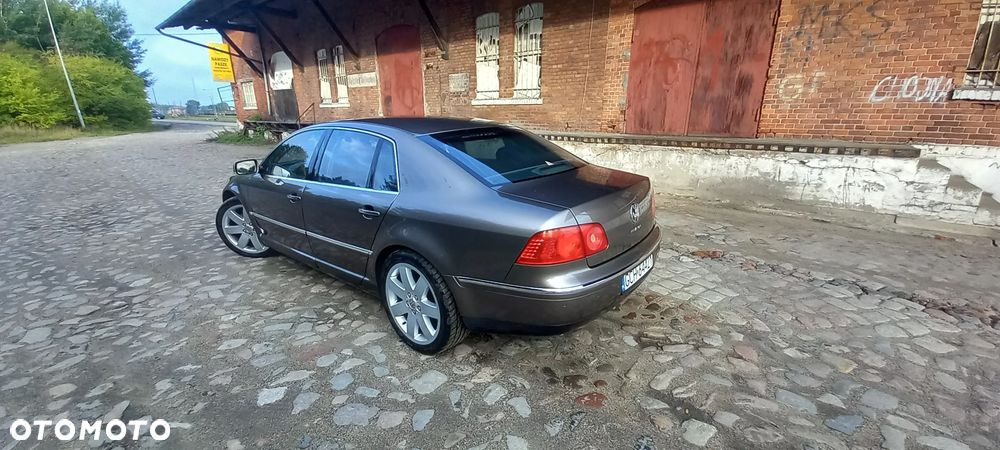 Volkswagen Phaeton - 8