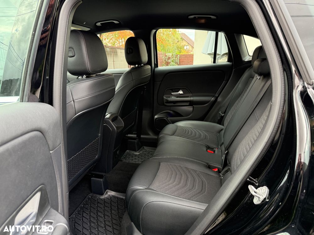 Mercedes-Benz GLA 200 d 4Matic 8G-DCT - 4