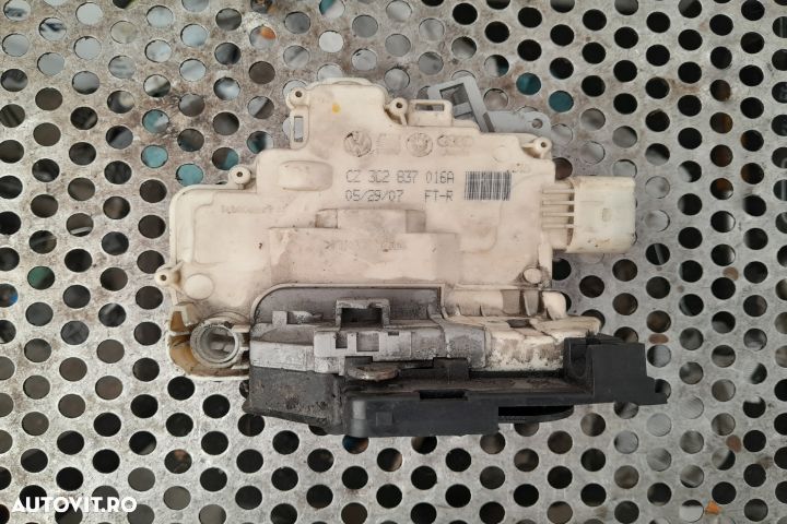 BROASCA USA FATA DREAPTA 3C2837016A MX1253 Volkswagen VW Passat B6 [2 - 1