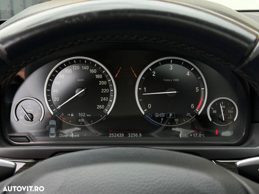 BMW Seria 5 525d xDrive Aut. - 28