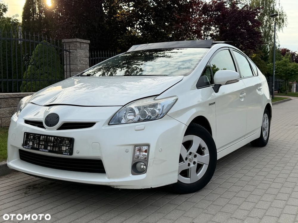 Toyota Prius (Hybrid) Executive - 1