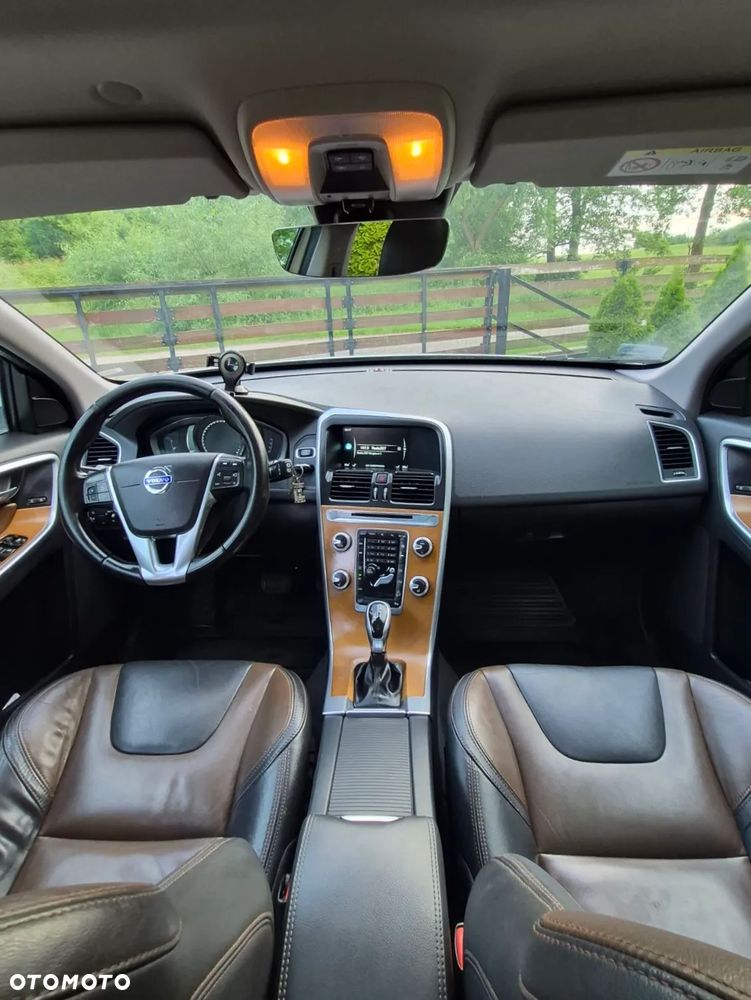 Volvo XC 60 D5 AWD Momentum - 12