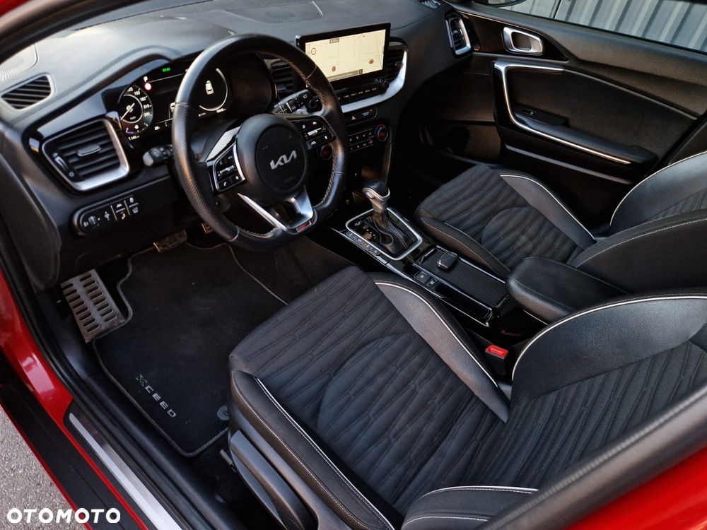 Kia XCeed - 10