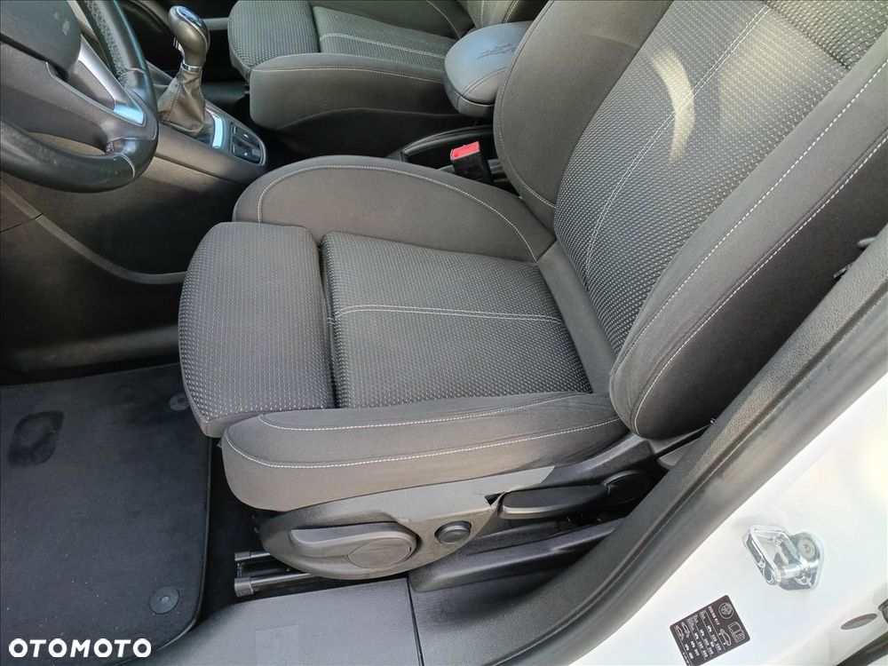 Opel Zafira - 12