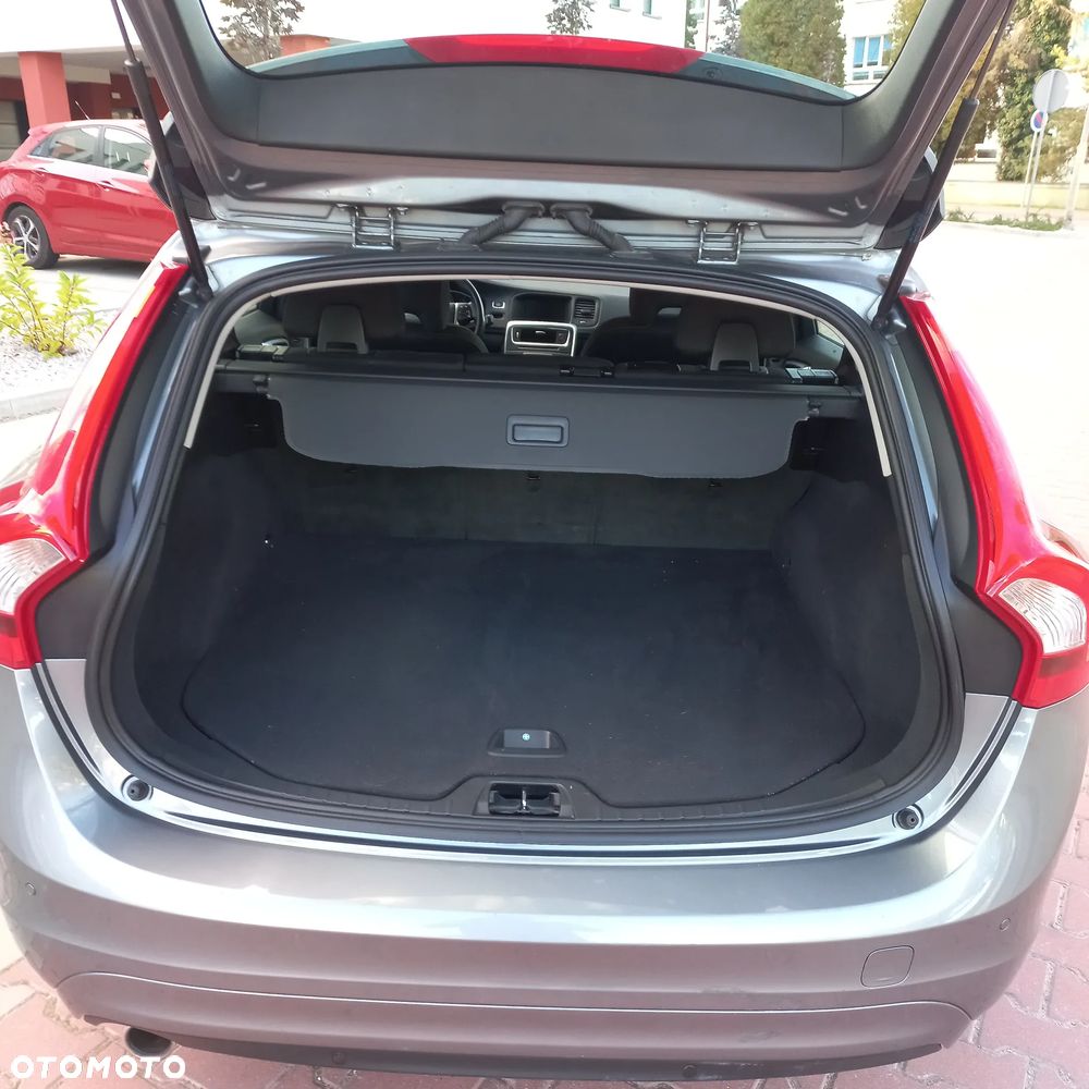 Volvo V60 D3 Drive-E Dynamic Edition (Kinetic) - 18