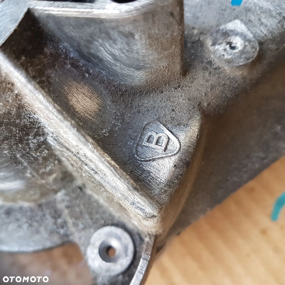 obudowa korpus mocowanie cewka diody wirnik szczotki z alternator fiat 126p maluch st fl el - 38