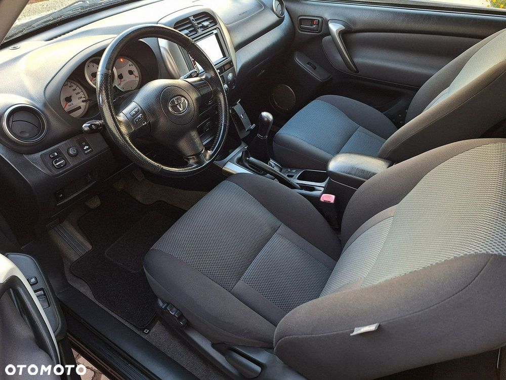 Toyota RAV4 - 9