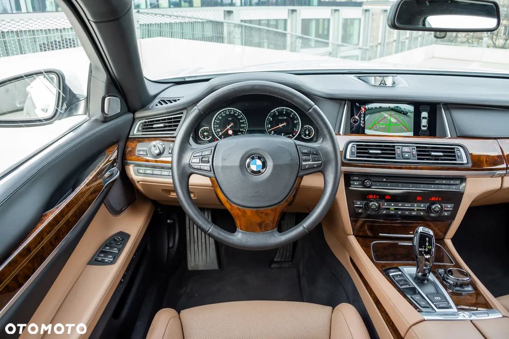 BMW Seria 7 760i L - 22