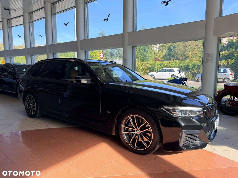 BMW Seria 5 2023 photo 4