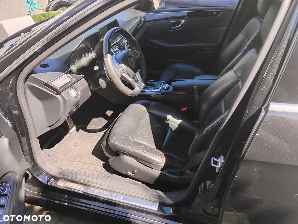 Mercedes-Benz Klasa E 220 CDI DPF BlueEFFICIENCY Automatik Avantgarde - 12