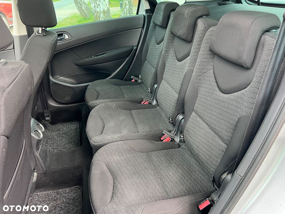 Peugeot 308 1.6 Premium - 16