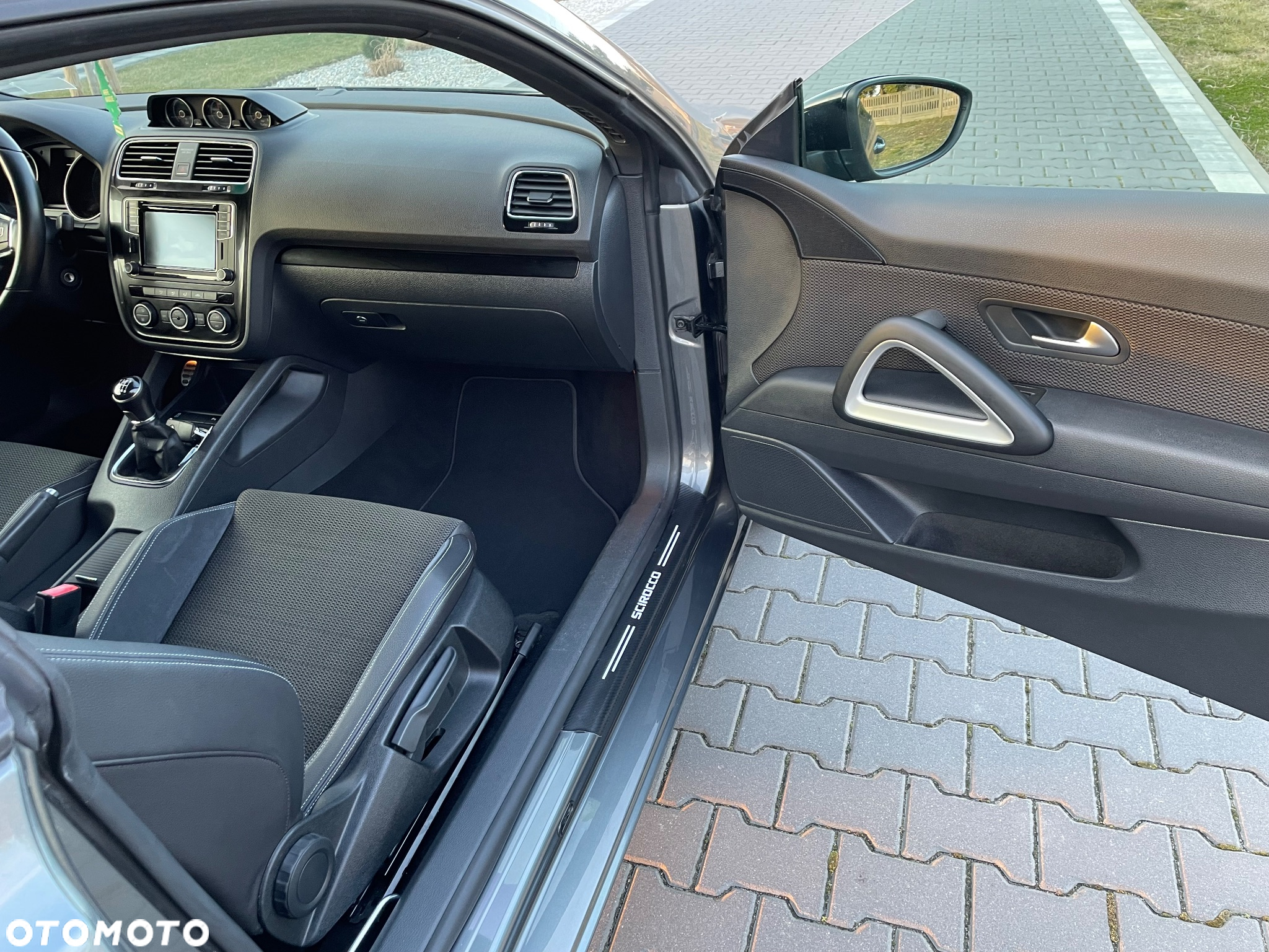 Volkswagen Scirocco 2.0 TDI Blue Motion Technologie Club - 16