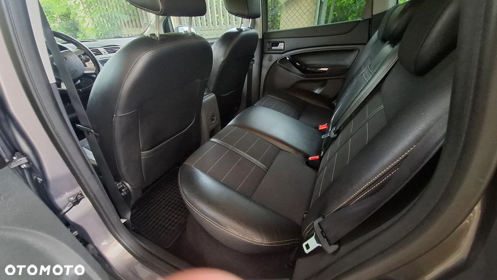 Ford Kuga 2.0 TDCi 4WD Titanium Plus - 29