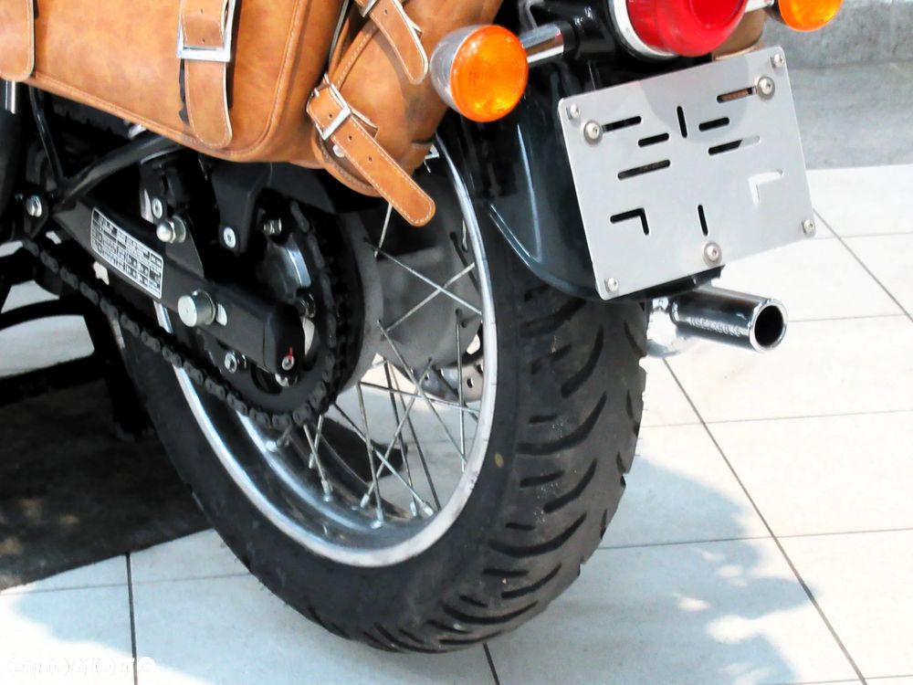 Royal Enfield Classic - 18