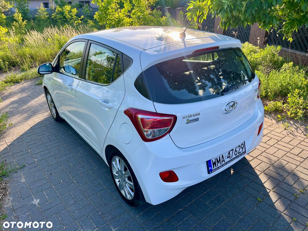 Hyundai i10 1.1 FIFA WM Edition - 16
