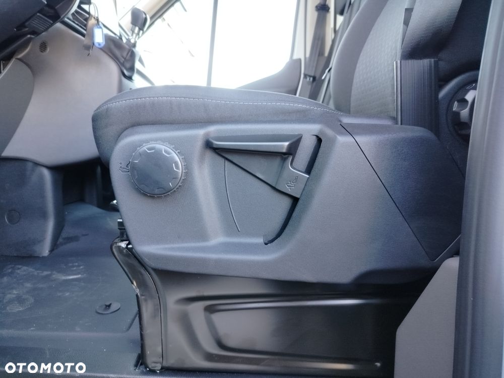 Ford Transit - 18