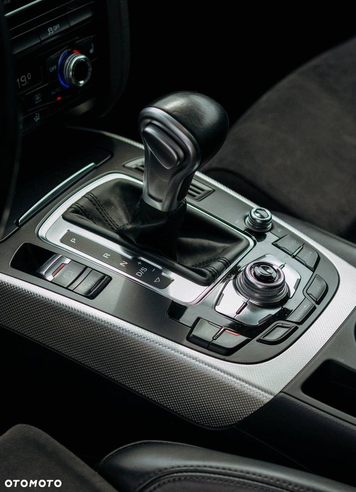 Audi A4 Avant 2.0 TDI Quattro S tronic - 15