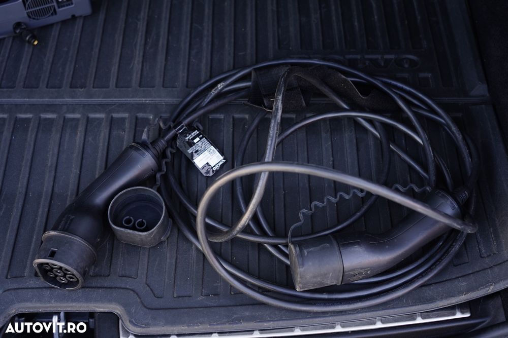 Volvo XC 60 Recharge T8 Twin Engine eAWD R-Design - 25