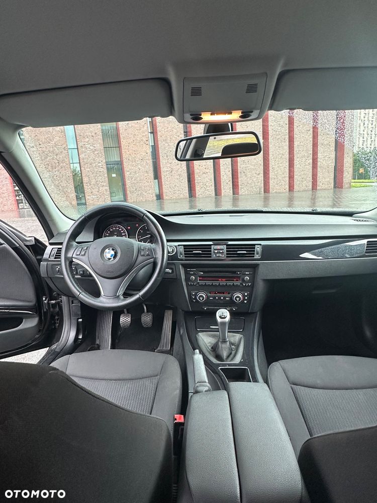 BMW Seria 3 318i Edition Sport - 14