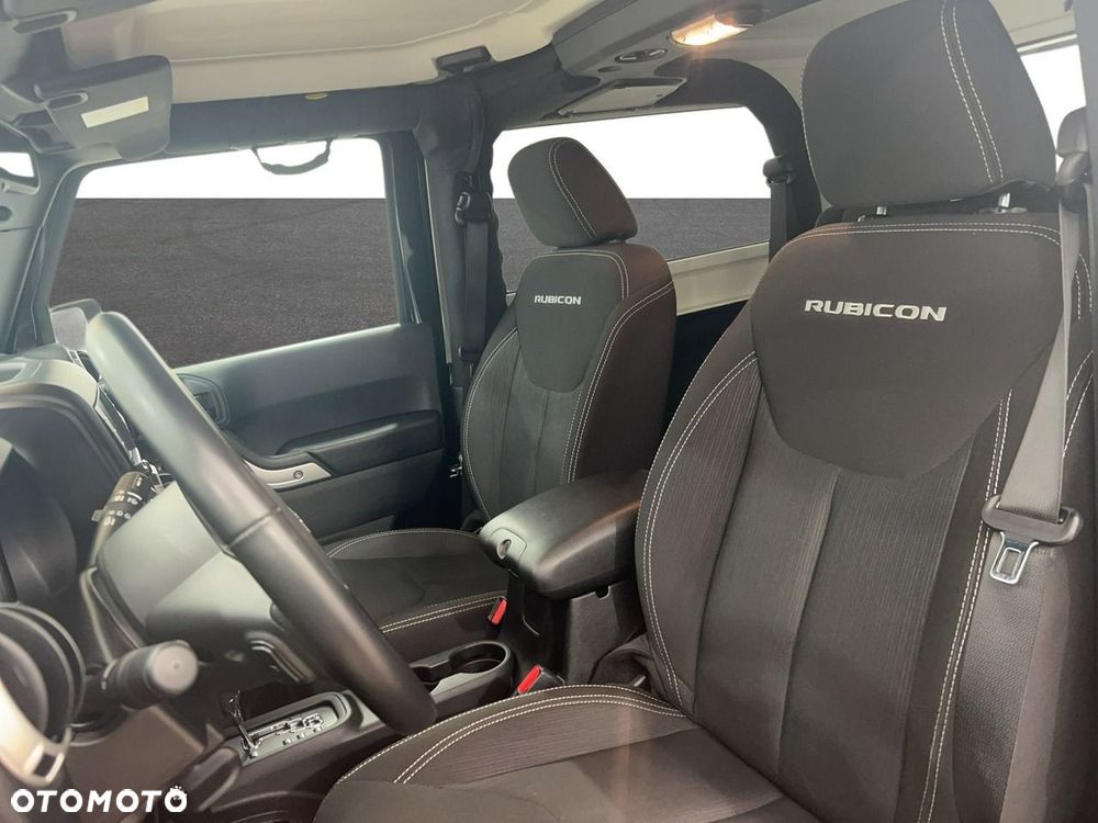 Jeep Wrangler - 11