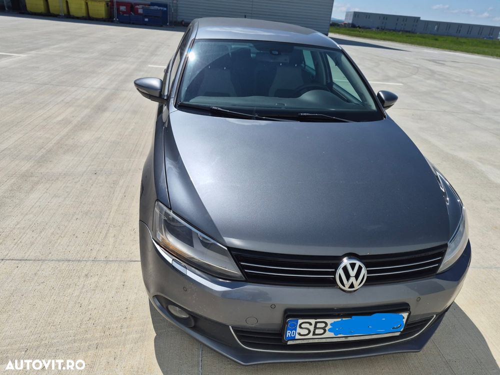 Volkswagen Jetta 1.6 TDI DPF Comfortline DSG - 1