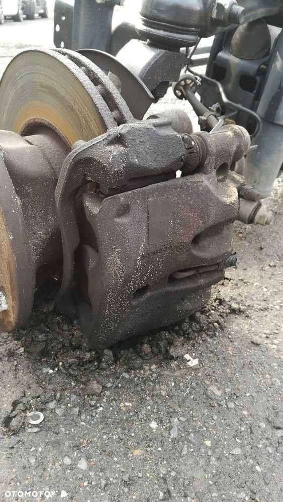 zacisk lewy przód bliźniak iveco 35c 50c 17r 14+ - 3