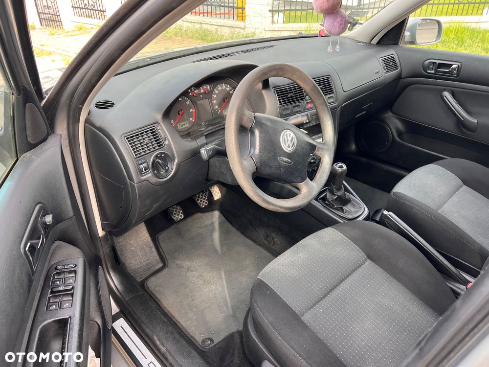 Volkswagen Golf - 8