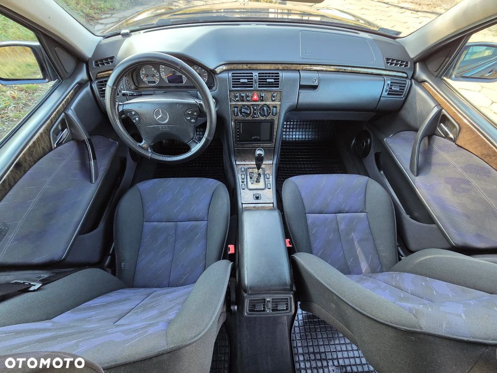 Mercedes-Benz Klasa E - 6