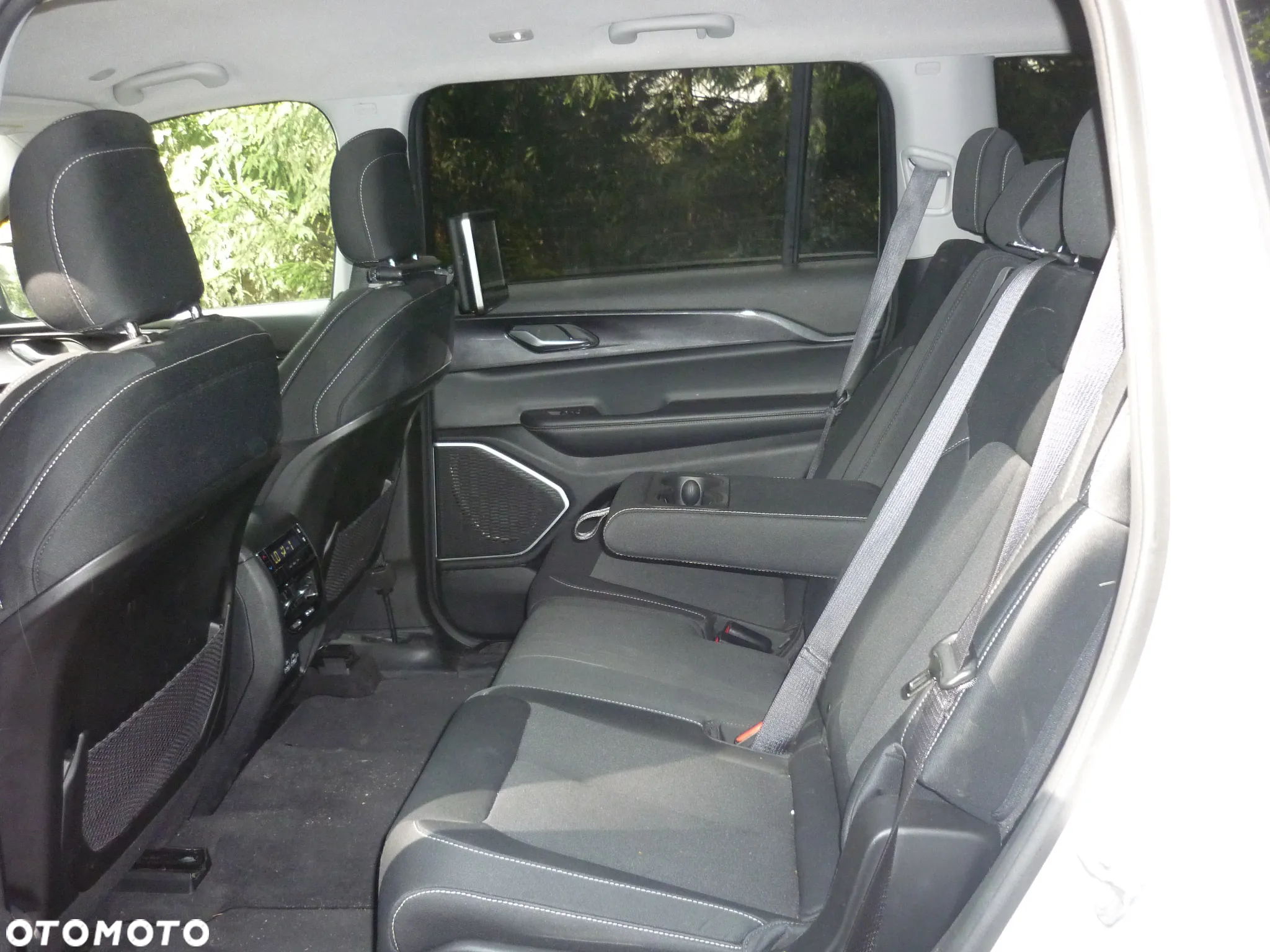 Jeep Grand Cherokee - 9