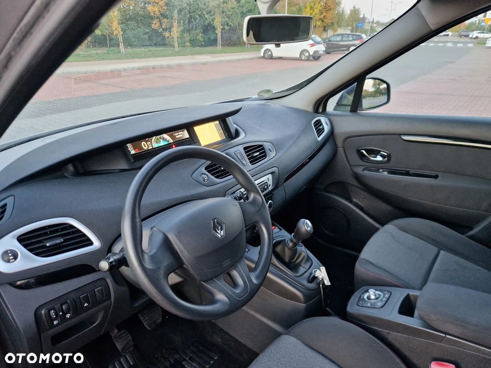 Renault Scenic - 32