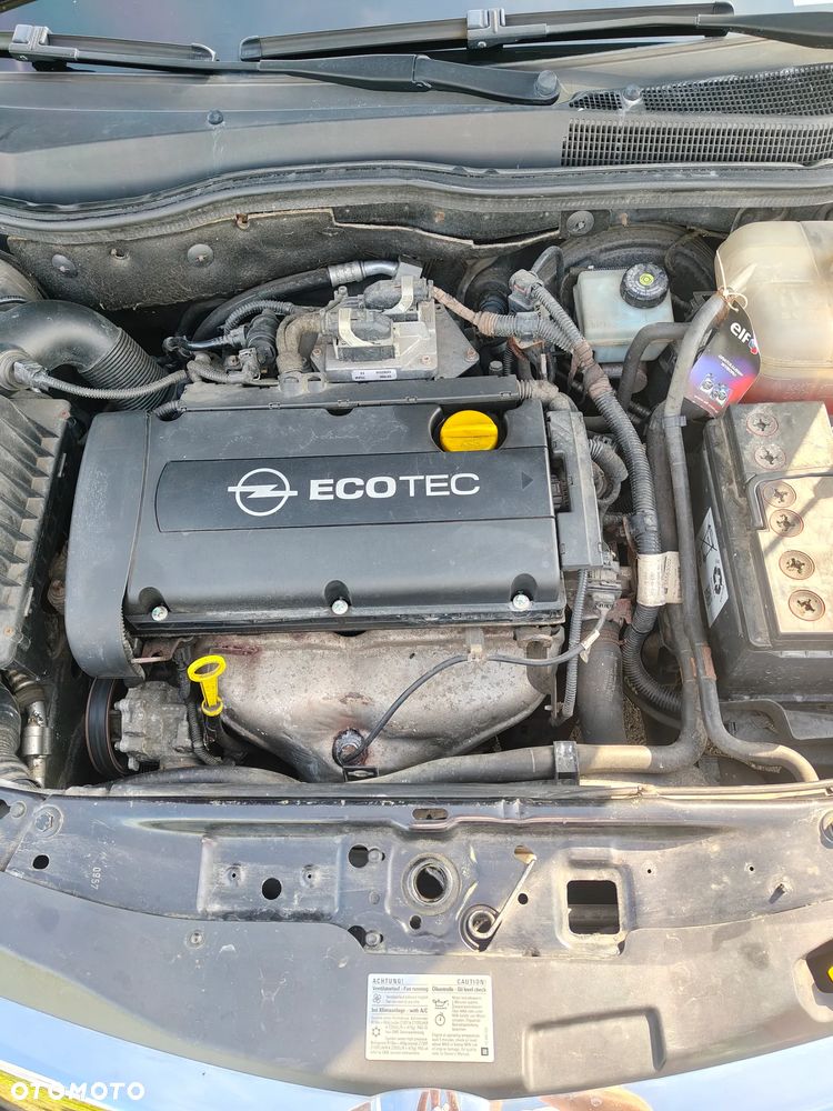 Opel Astra 1.6 Sport - 17
