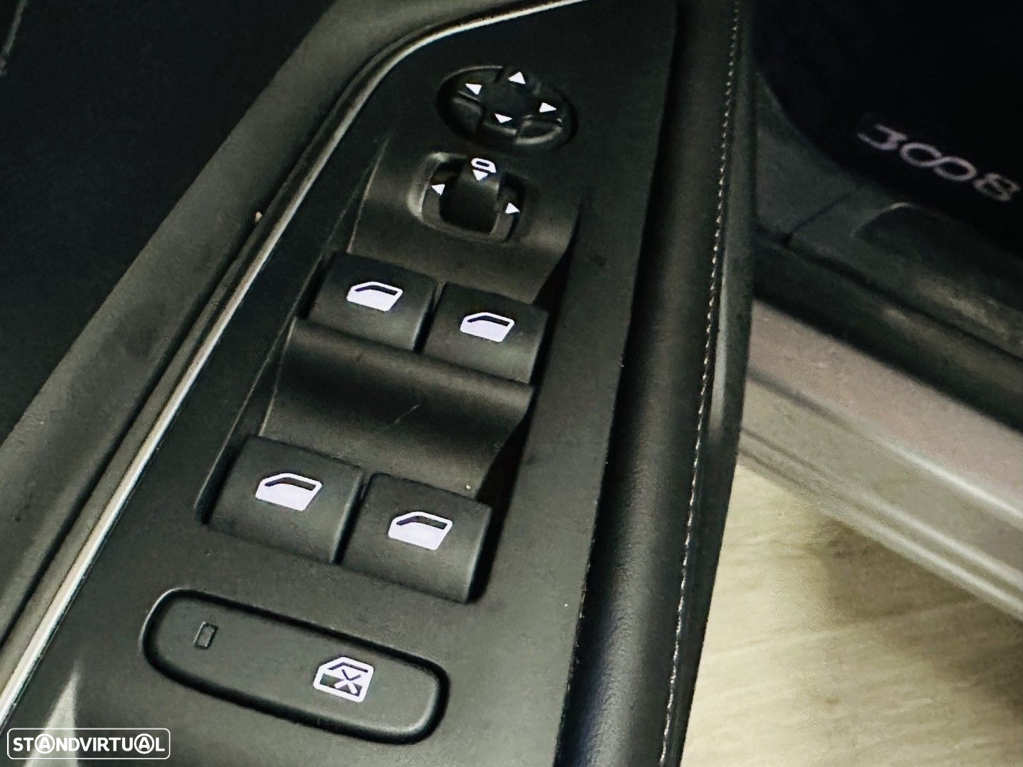 Peugeot 3008 1.2 PureTech Allure Pack EAT8 - 29