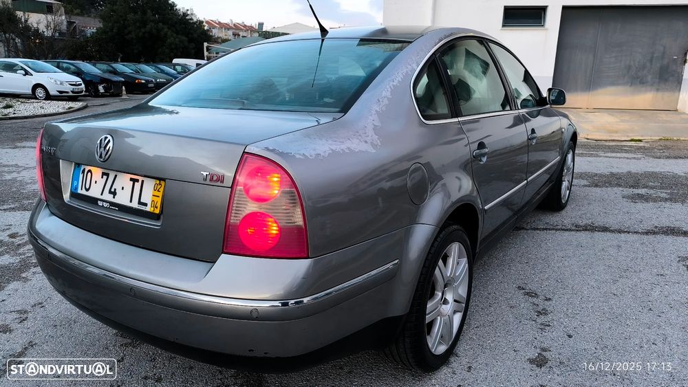VW Passat 1.9 TDi Highline - 18