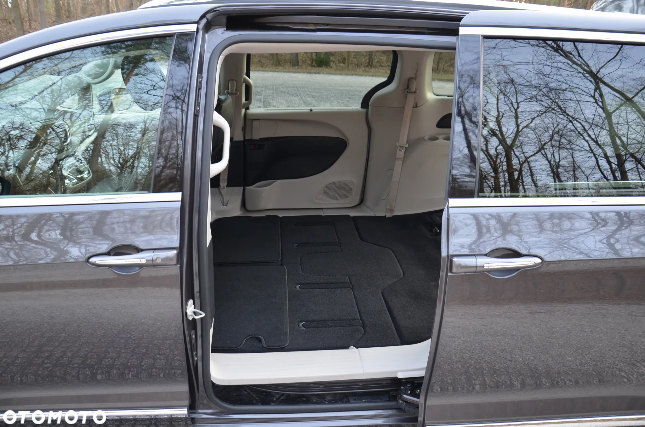 Chrysler Pacifica - 22