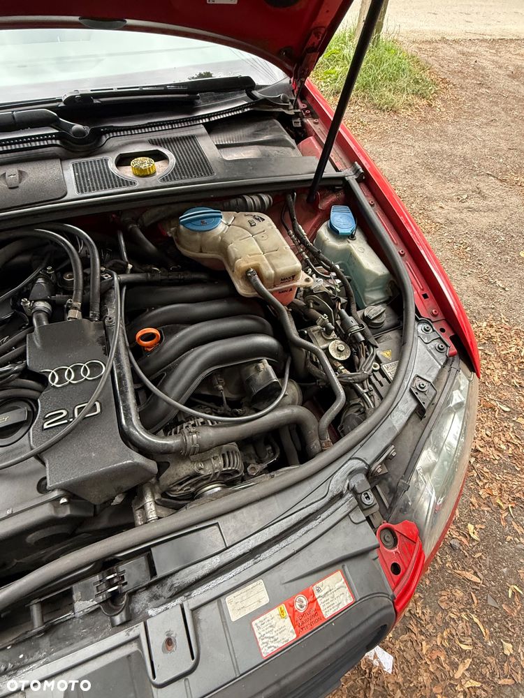 Audi A4 B7 sedan 2.0 ALT czerwona LY3J na części - 12