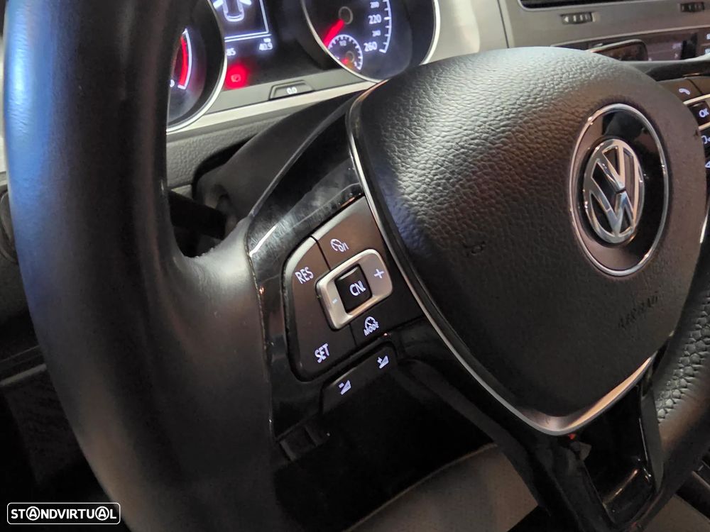 VW Golf 1.6 TDi BlueMotion Trendline - 32