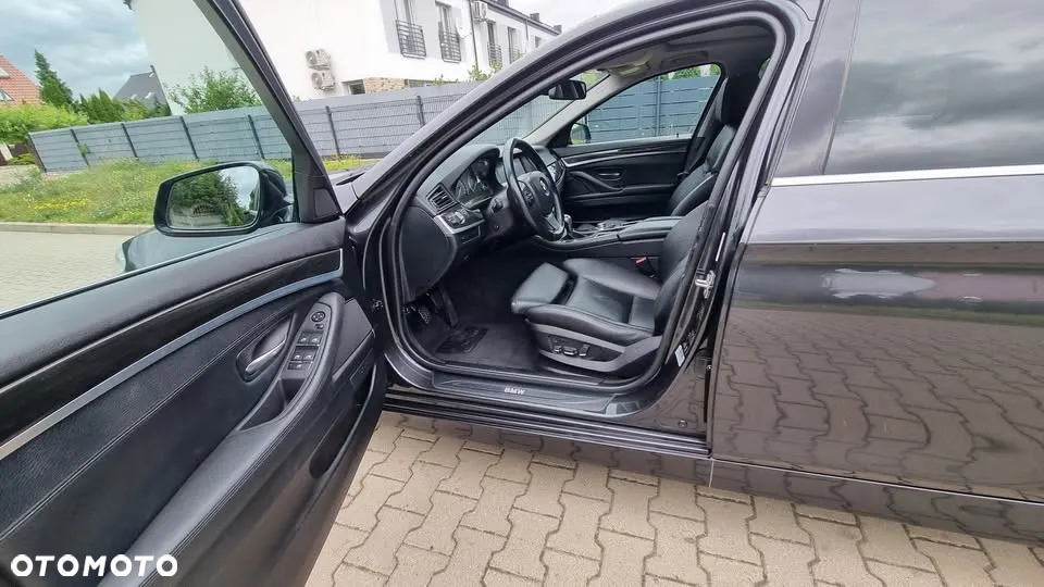 BMW Seria 5 525d - 8