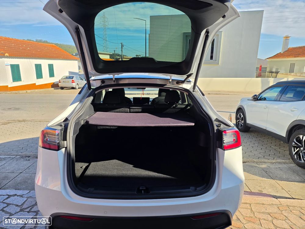 Tesla Model Y Long Range Dual Motor AWD - 8