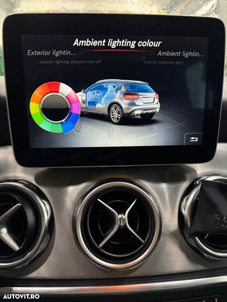 Mercedes-Benz GLA 250 4MATIC Aut. - 33