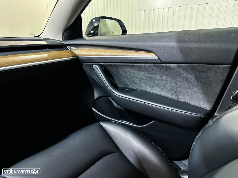 Tesla Model 3 Standard Range Plus RWD - 24